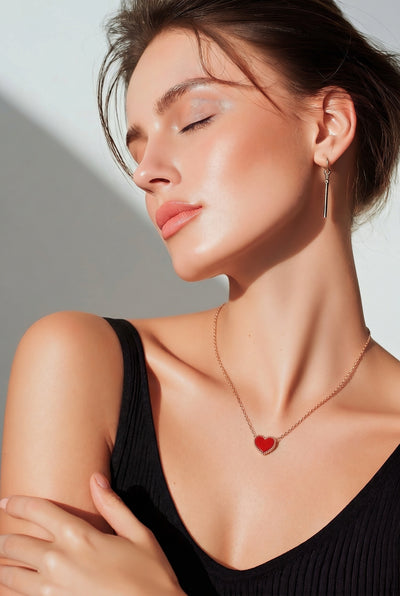 DELIA SWEET HEART SHAPE STAINLESS STEEL ACRYLIC NECKLACE