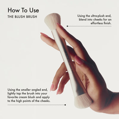 SUMMER FRIDAYS THE BLUSH BRUSH