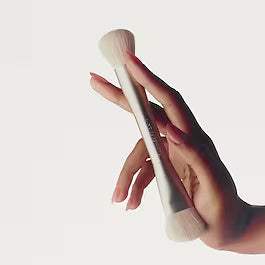 SUMMER FRIDAYS THE BLUSH BRUSH