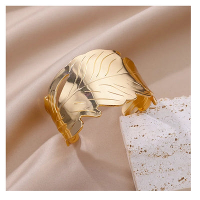 DELIA GEOMETRIC PATTERN OPEN HAND BRACELET – 18K GOLD PVD PLATED